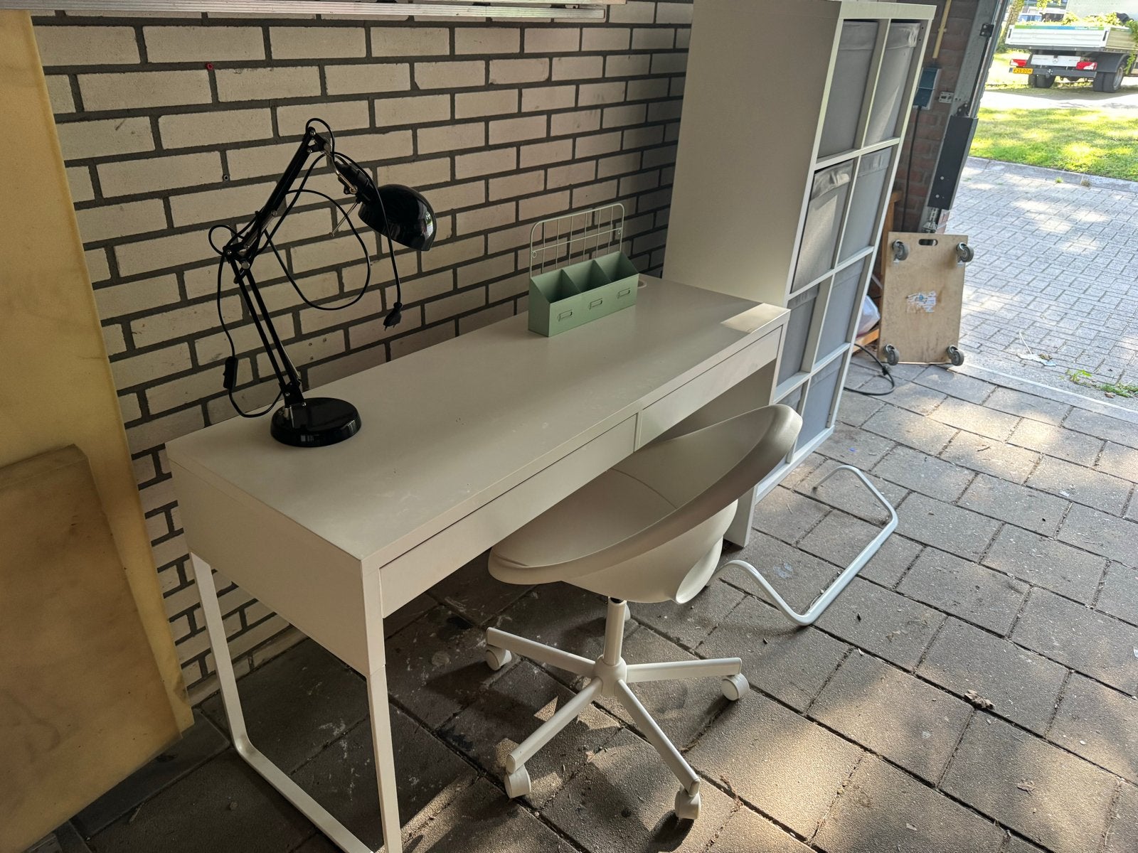 Wit bureau met lades opbergkast en spiegel, Huis en Inrichting, Bureaus, Ophalen, Gebruikt, Met lades, Spaanplaat of MDF