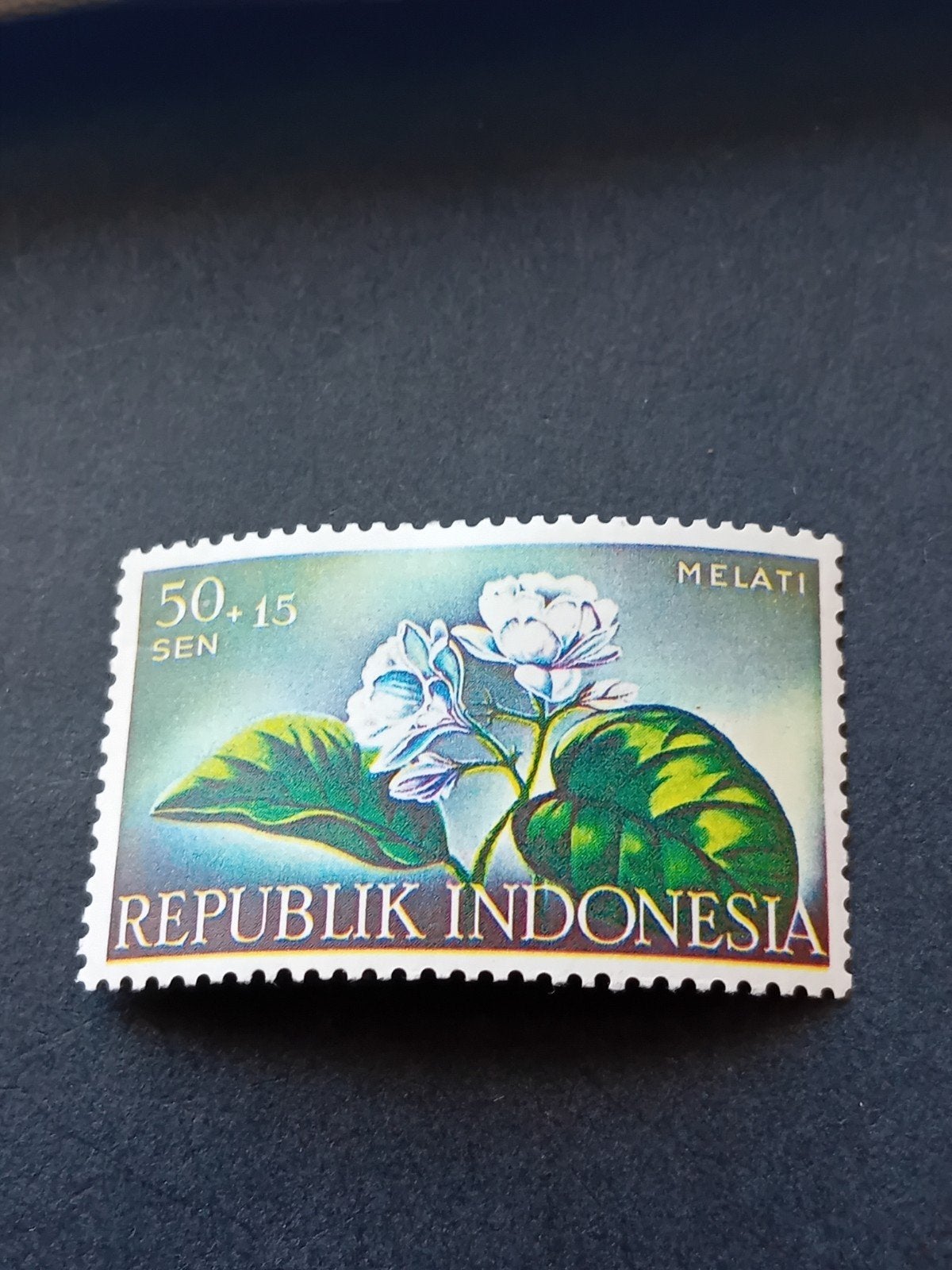 Indonesische postzegel - Melati bloem (50+15 sen), Ophalen of Verzenden, Zuidoost-Azië