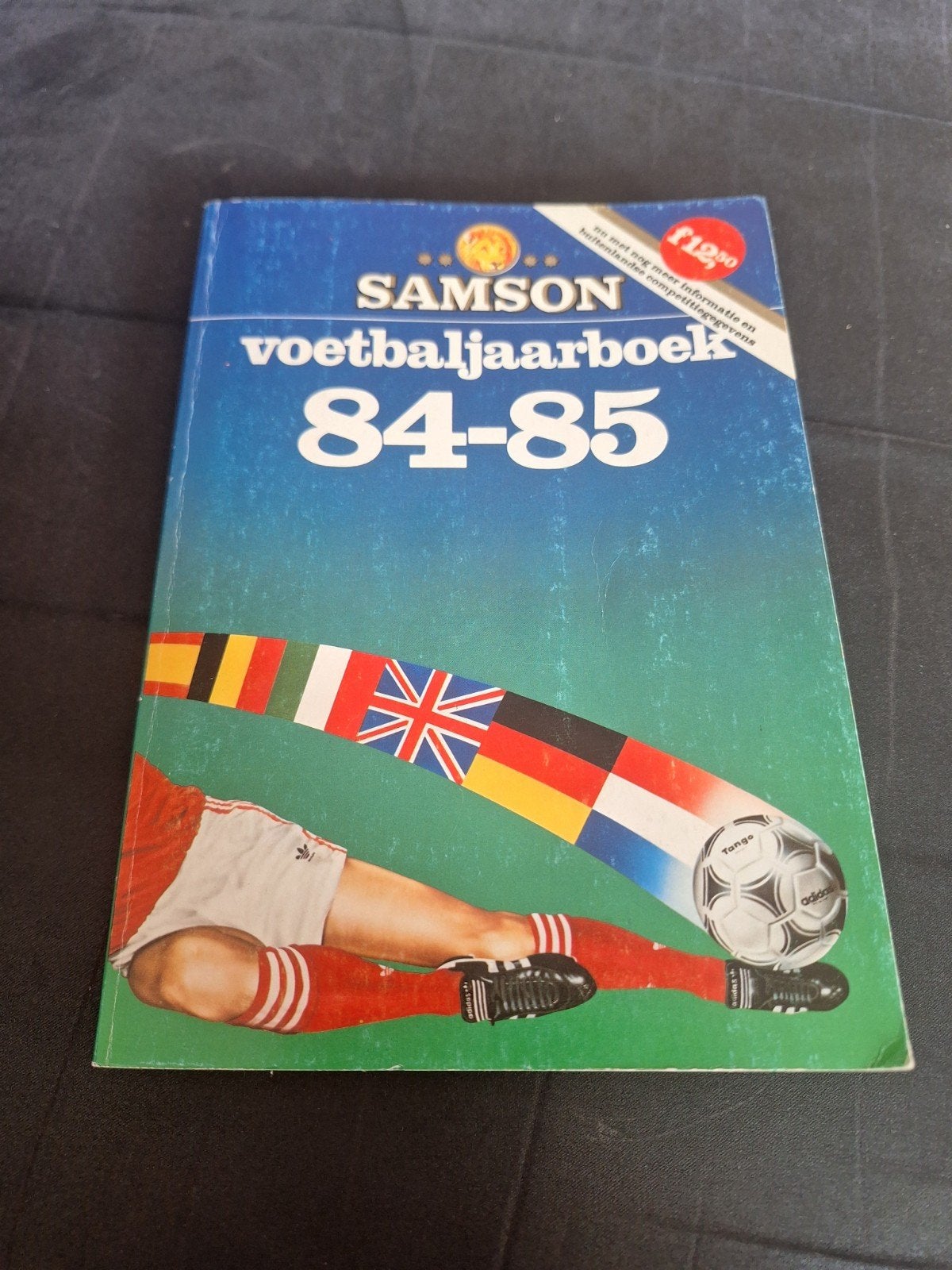 Samson Voetbaljaarboek 1984/1985, Gelezen, Ophalen of Verzenden, Dolf Enters & Peter Hek, Balsport
