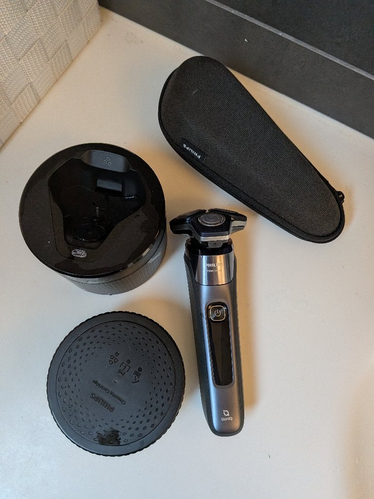 Philips Shaver 7000 S7882 SkinIQ met Reinigingsstation, Witgoed en Apparatuur, Persoonlijke-verzorgingsapparatuur, Ophalen of Verzenden