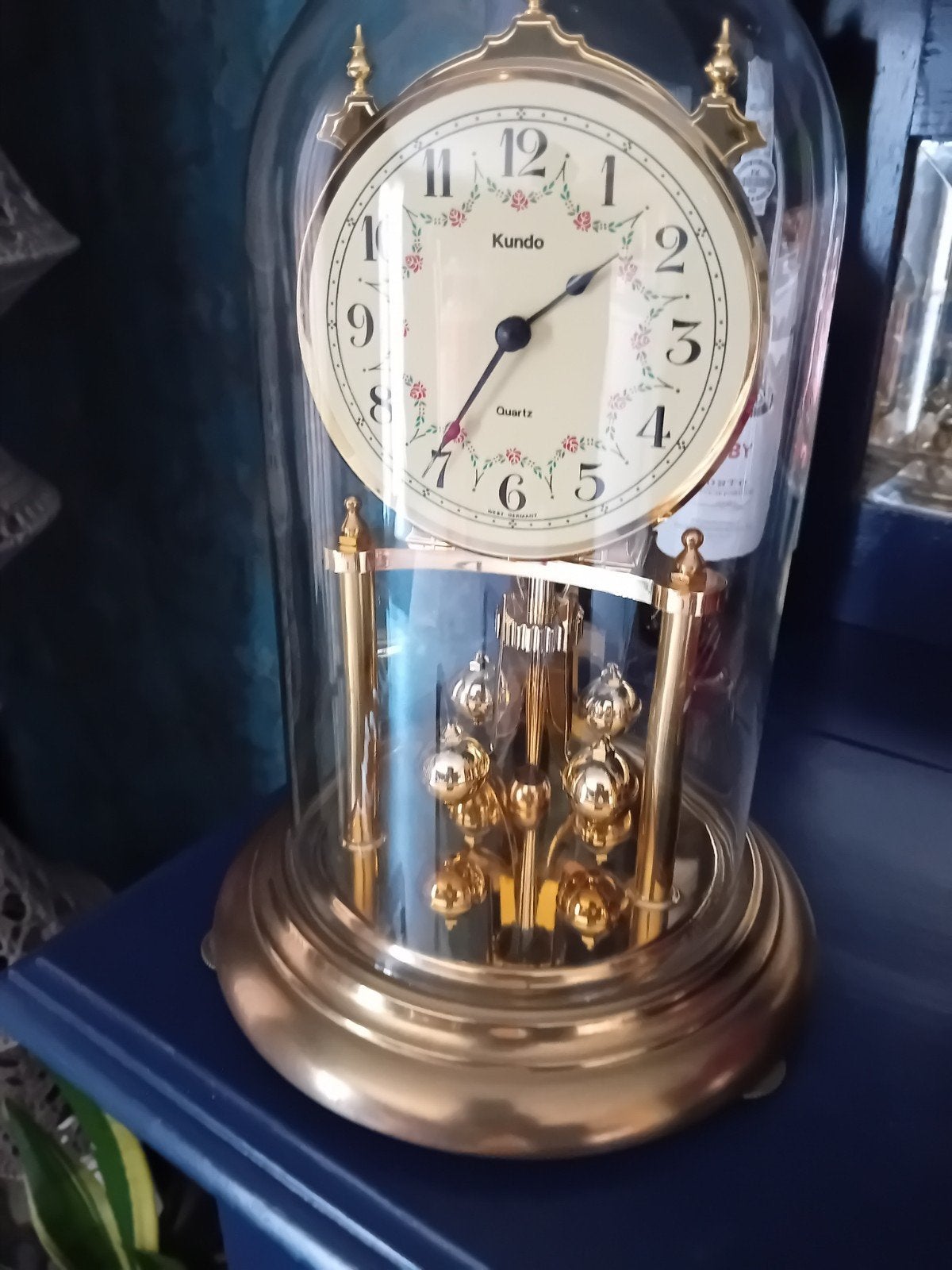 Pendule met glazen stolp totale hoogte30cm, Ophalen of Verzenden