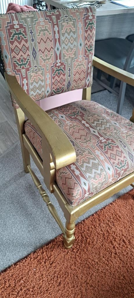 Gouden fauteuil met etnische print. Voor 2 flessen sauvignon, Ophalen, Gebruikt, Overige kleuren, Etnisch, Klassiek