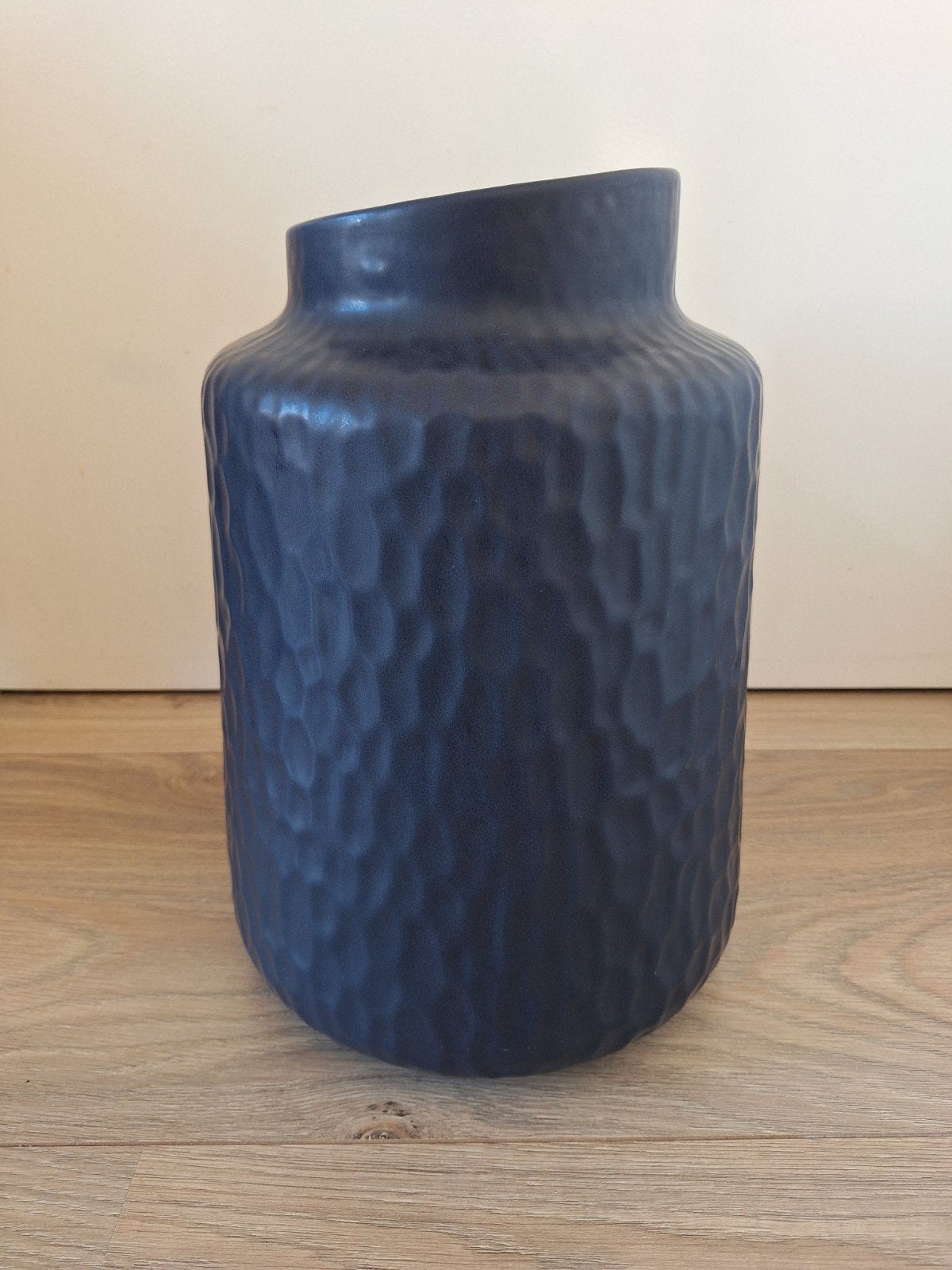 VAS XL ink vaas (34,5 cm hoog)
van OnsHus
Diep blauw van kle, Ophalen, Blauw