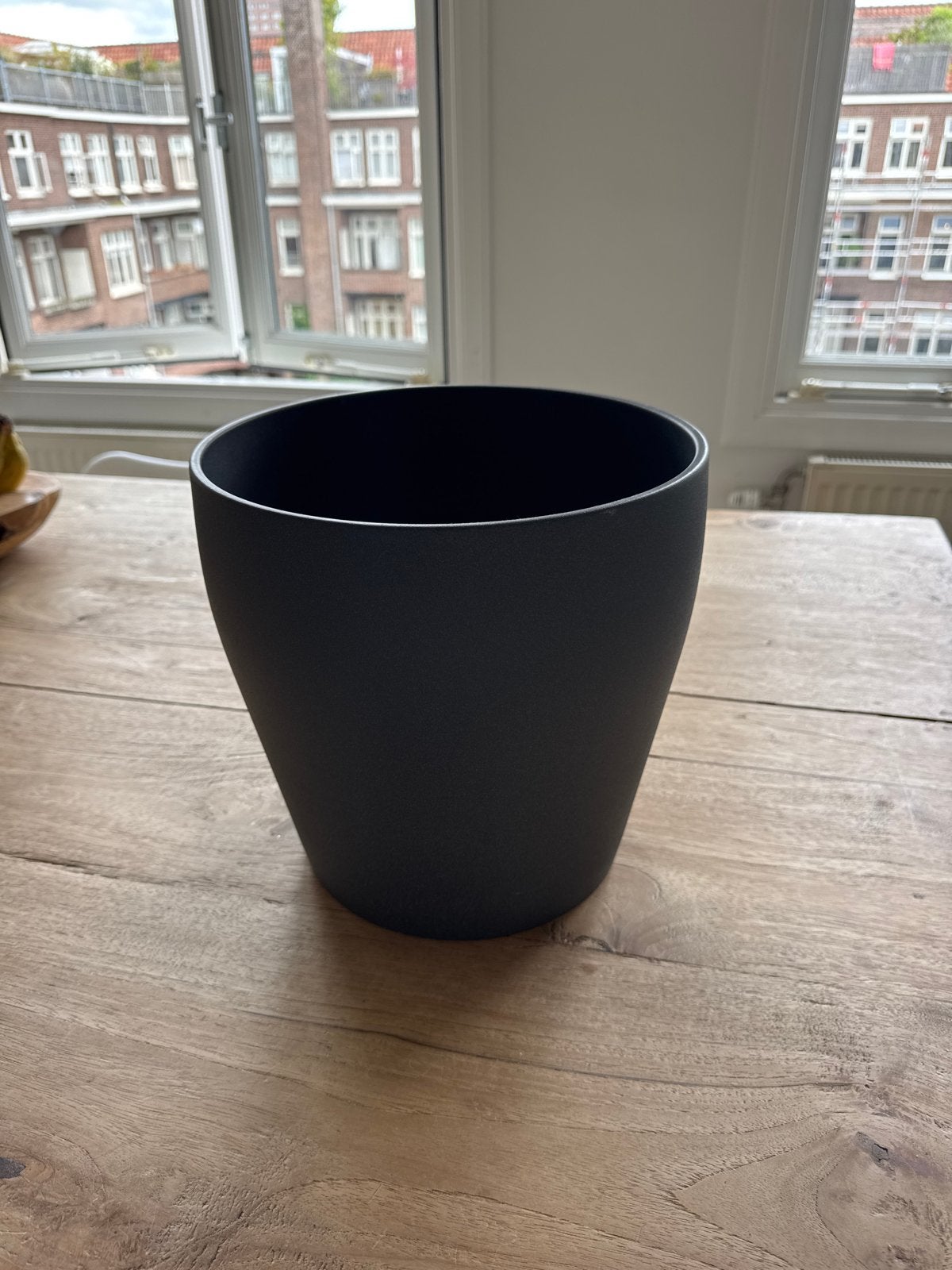 IKEA grijze bloempot - Ophalen vóór 31 augustus, Tuin en Terras, Overige materialen, Gebruikt, Rond, Binnen
