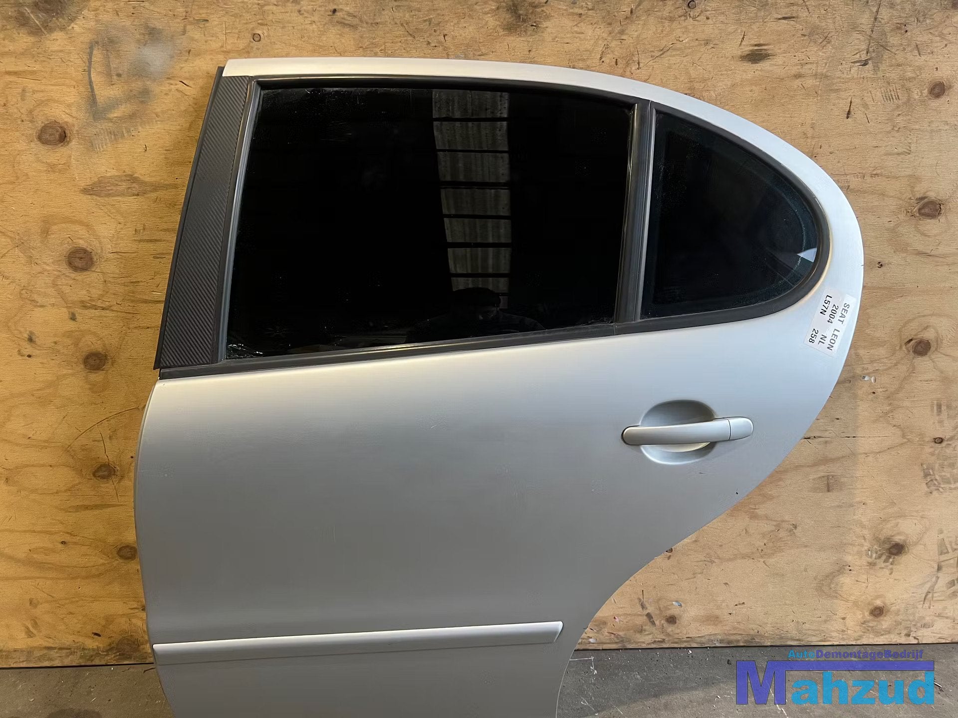 SEAT LEON 1 GRIJS ZILVER LS7N links achter deur 1999-2005, Auto-onderdelen, Gebruikt, Deur, Autovia A-2, Km 585 585
08760  Martorell, ES