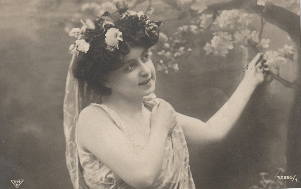 MEISJE JURK UIT 1908 ZEER MOOI OUDE KAART KO619, Ophalen of Verzenden, Voor 1920, Gelopen, Overige thema's