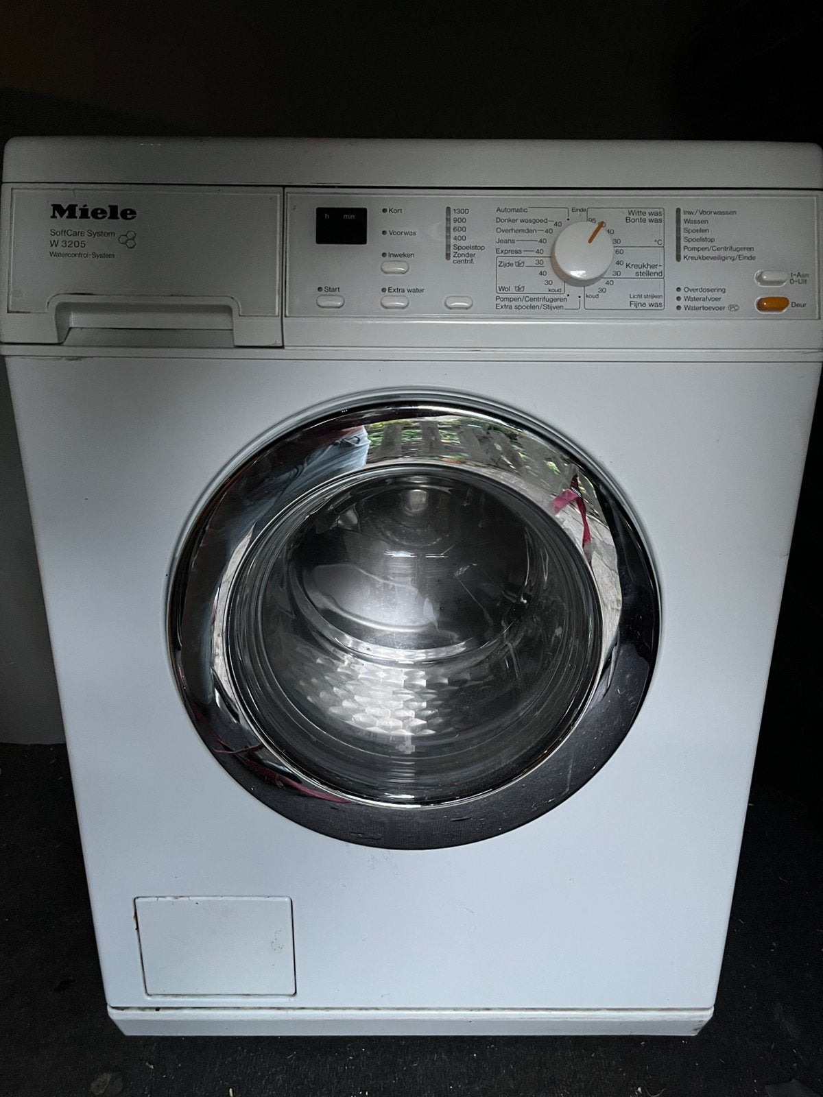 Miele W3205 met defect /onderdelen, Witgoed en Apparatuur, Ophalen, Zo goed als nieuw, 85 tot 90 cm, 1200 tot 1600 toeren