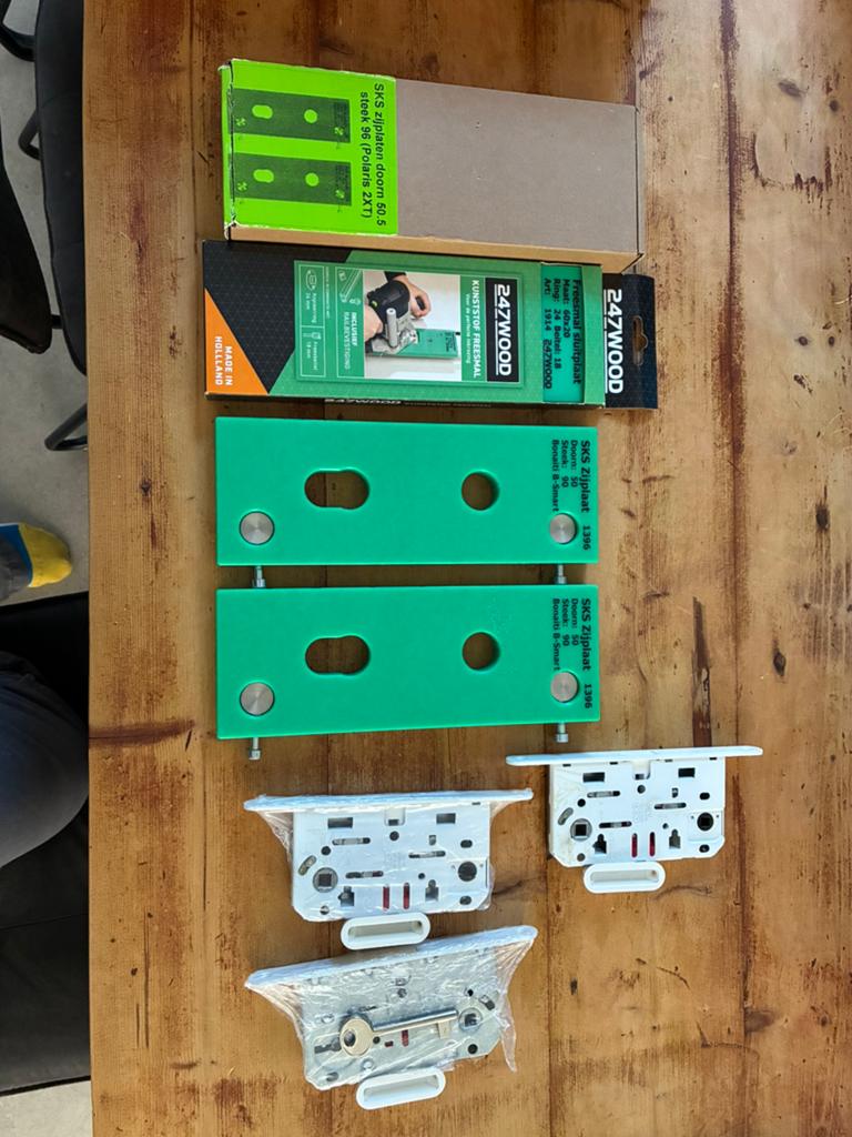 Freesmallen van 24/7wood en bijpassende sloten, Ophalen, Nieuw