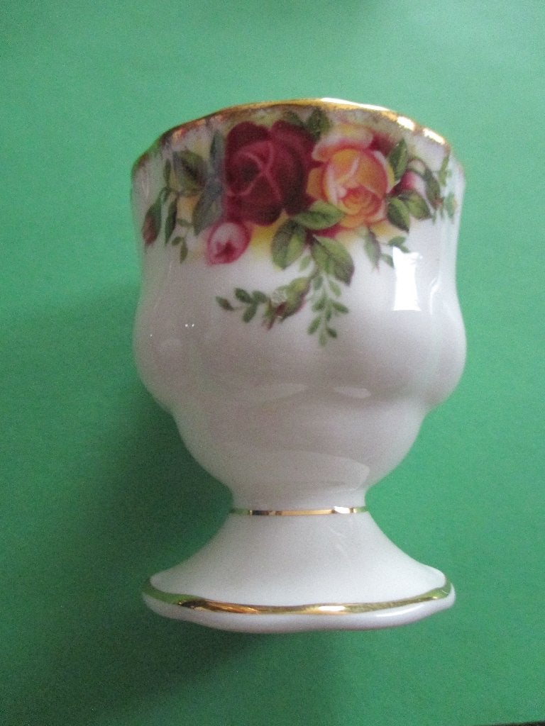 Royal Albert , eierdopje Country rose, Verzenden, Zo goed als nieuw, Porselein, Overige typen