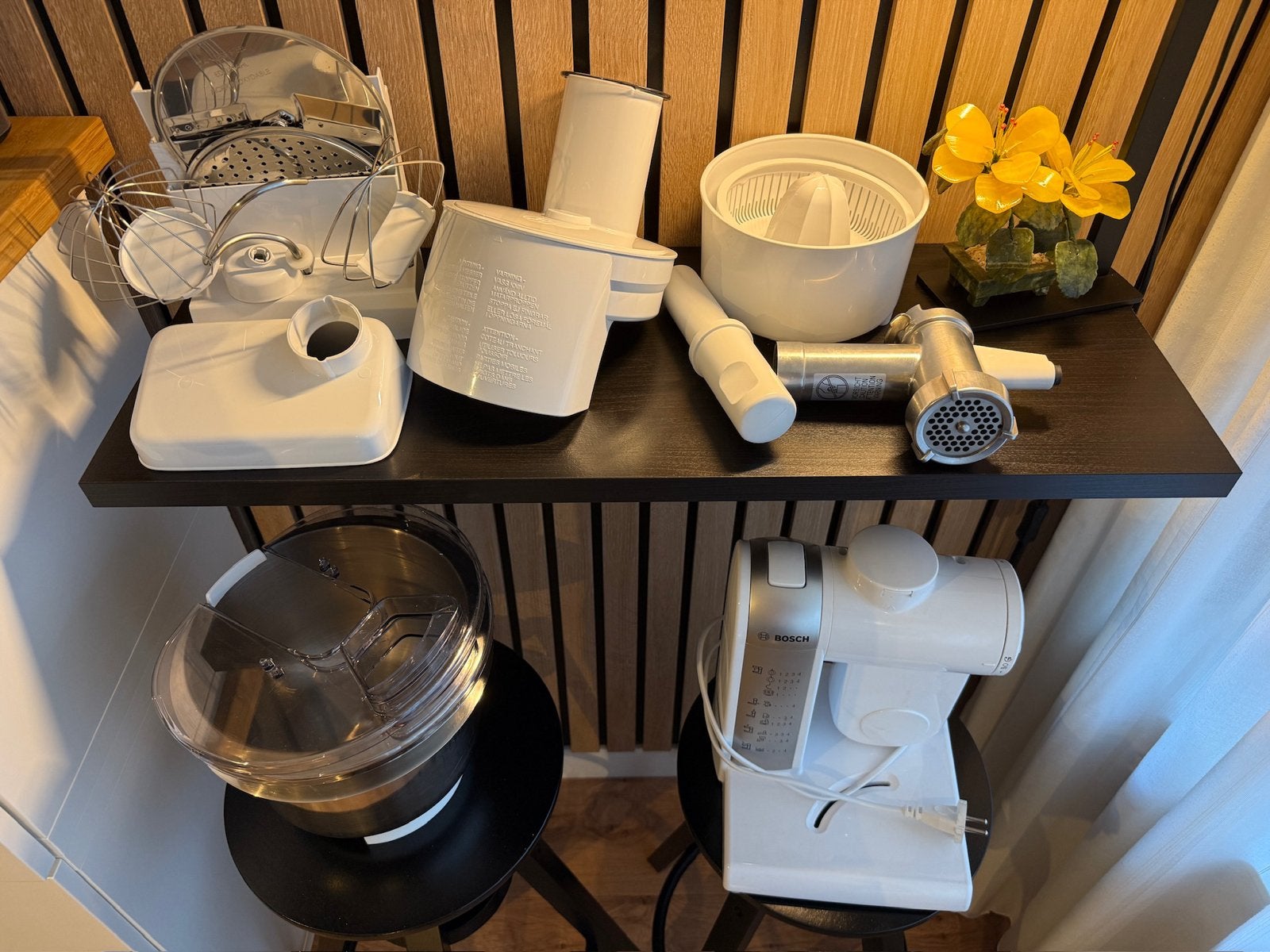 Bosch MUM4 keukenmachine met veel accessoires, Witgoed en Apparatuur, 3 tot 4 liter, Ophalen, Gebruikt, 3 snelheden of meer