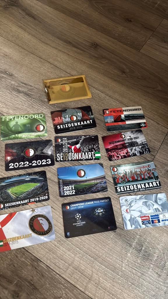 Feyenoord seizoenskaarten en meer, Tickets en Kaartjes, Sport | Voetbal, Seizoenskaart, Twee personen, Augustus