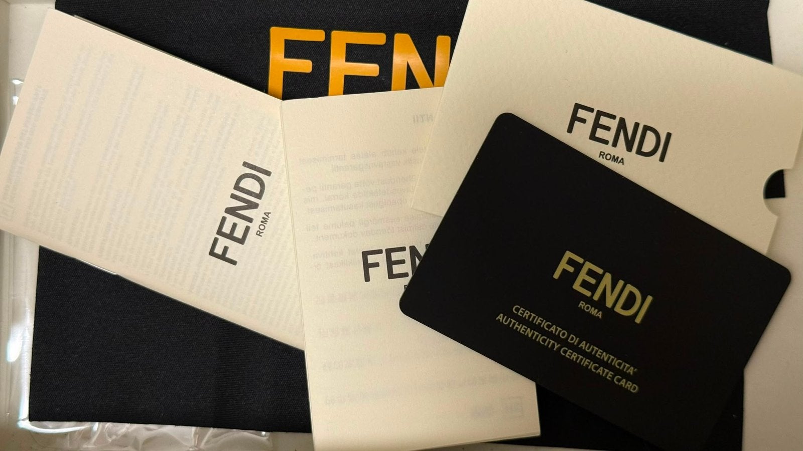 FENDI First Crystal Zonnebril – Origineel, Overige merken, Zonnebril, Ophalen of Verzenden, Zo goed als nieuw