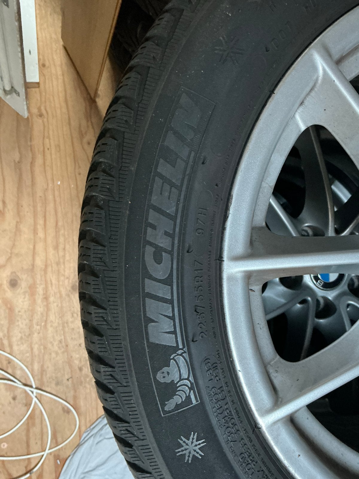 Winterbanden Michelin op velgen voor BMW - Goede staat, Auto-onderdelen, Gebruikt, Banden en Velgen, 17 inch, Personenwagen