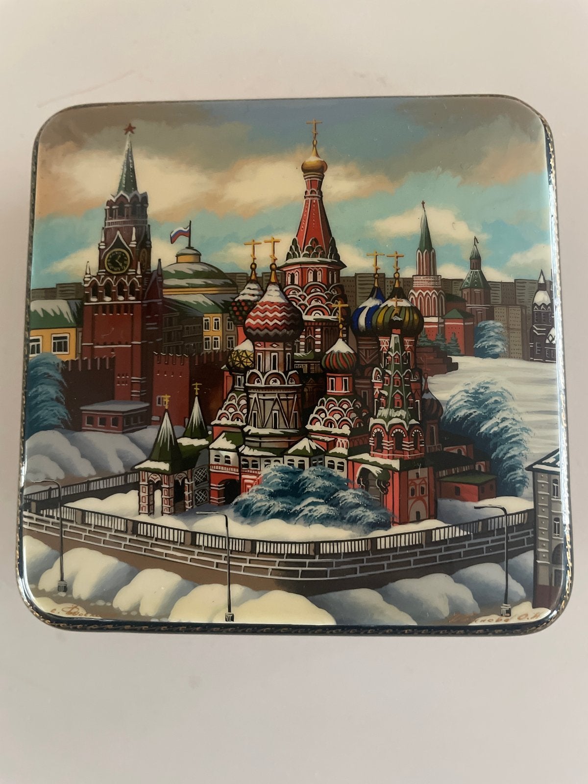 Russische Lakdoos - Basiliuskathedraal & Kremlin (Ivanova O., Ophalen of Verzenden, Zo goed als nieuw