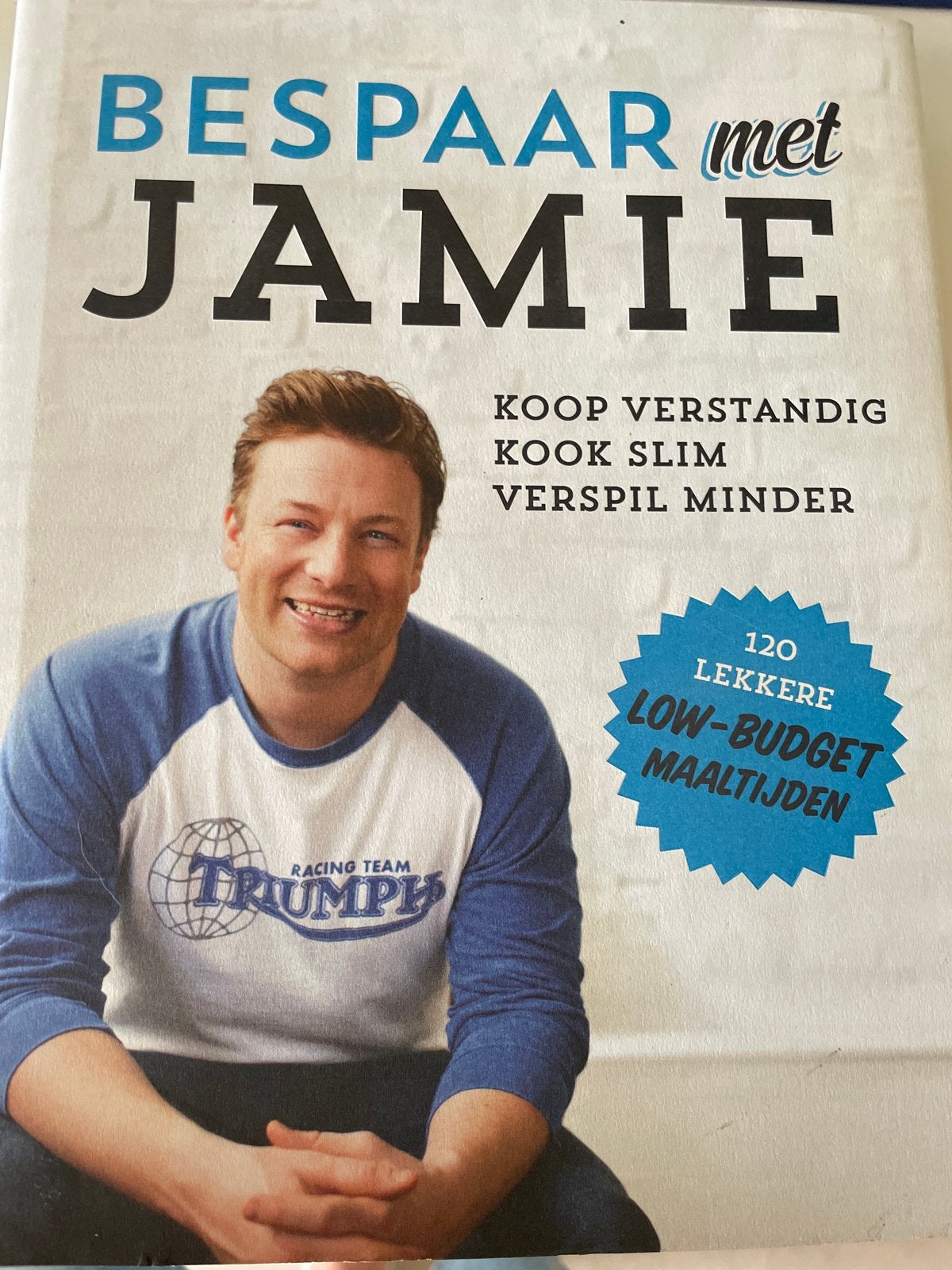 Bespaar met Jamie - Jamie Oliver kookboek, Boeken, Kookboeken, Hoofdgerechten, Ophalen of Verzenden, Zo goed als nieuw, Europa