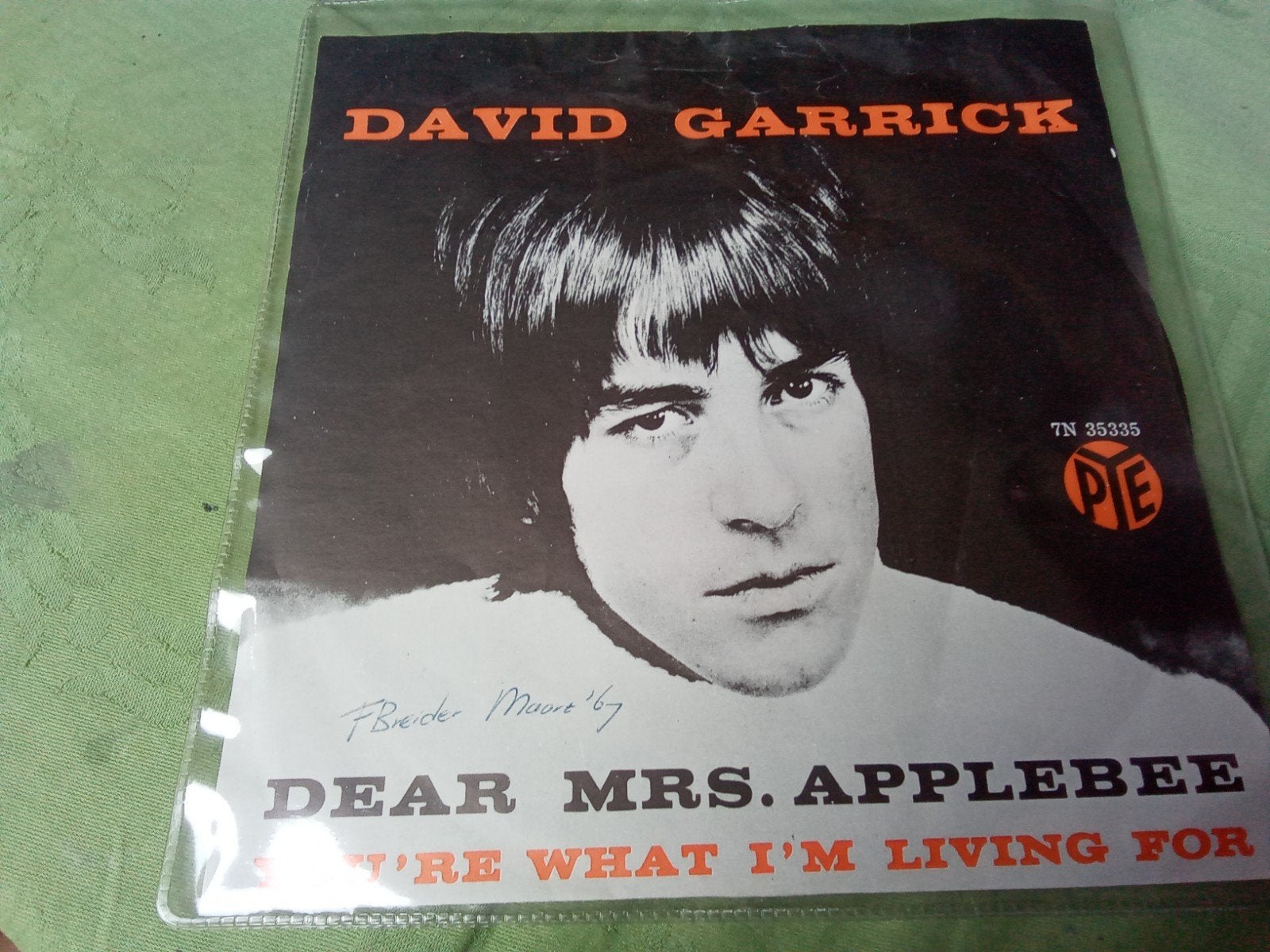 David Garrick.      Dear Mrs applebee, Verzenden, Gebruikt