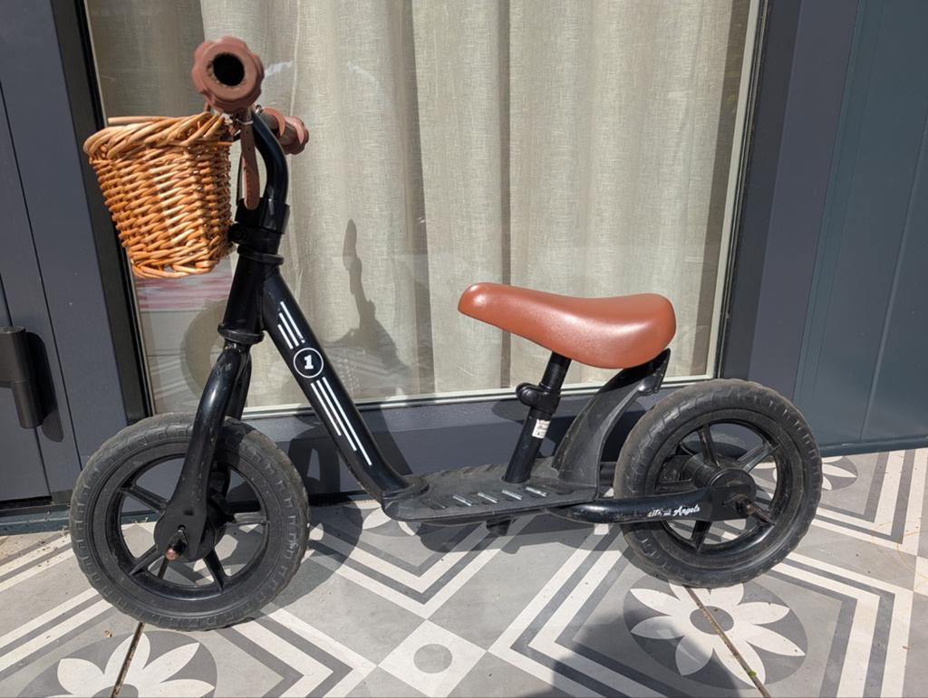 Loopfiets Bandits Angels zwart mandje, Kinderen en Baby's, Speelgoed | Buiten | Voertuigen en Loopfietsen, Ophalen, Gebruikt, Loopfiets