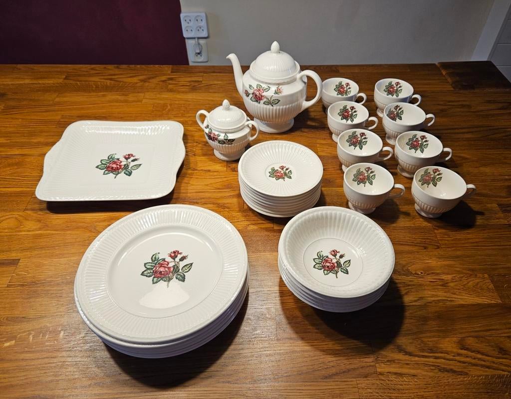 Wedgwood "Moss Rose" Servies - Uitgebreide Set, Ophalen
