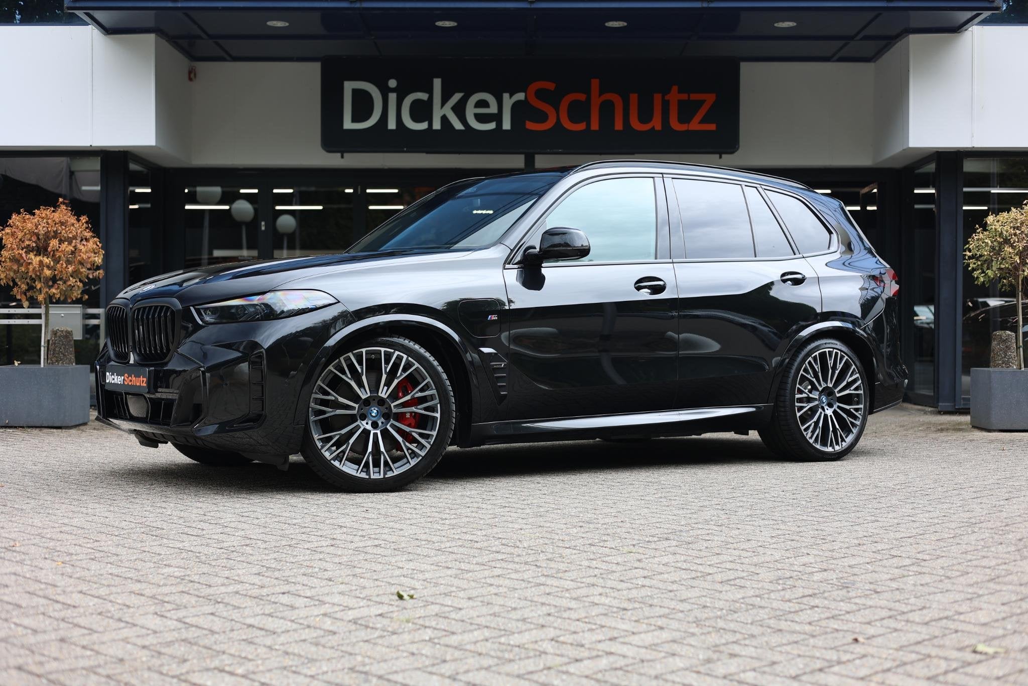 BMW X5 xDrive50e M Sport Pro SkyLounge | Trekhaak | Harman |, Auto's, Gebruikt, 2395 kg, Zwart, Plug-in hybride