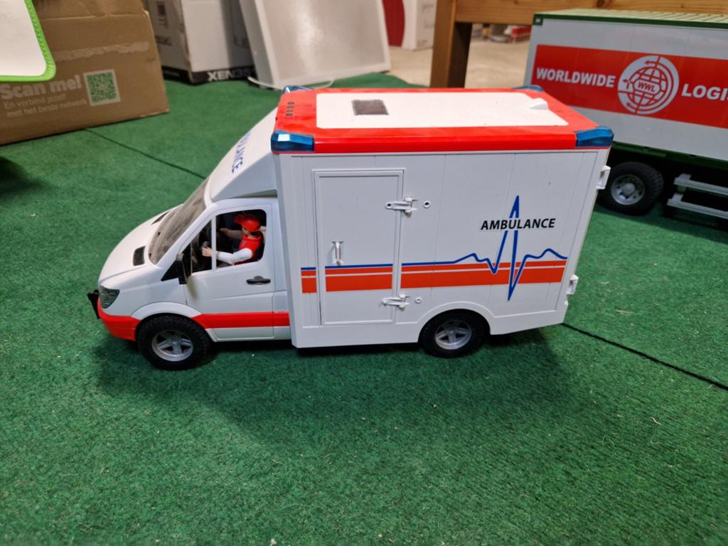 Ambulance van Bruder, Ophalen of Verzenden