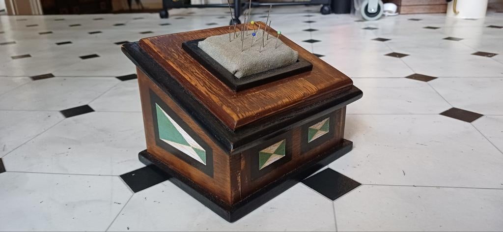 Houten naaidoosje met speldenkussen, Ophalen of Verzenden