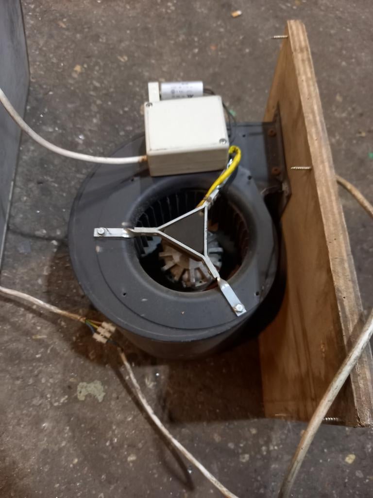 Afzuiging 110 watt, Doe-het-zelf en Verbouw, Ventilatie en Afzuiging, Ophalen, Afzuiger