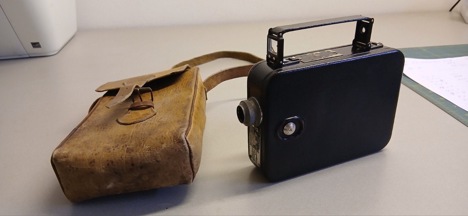 Vintage 8mm filmcamera met lederen tas, Ophalen of Verzenden, 8mm, Camera