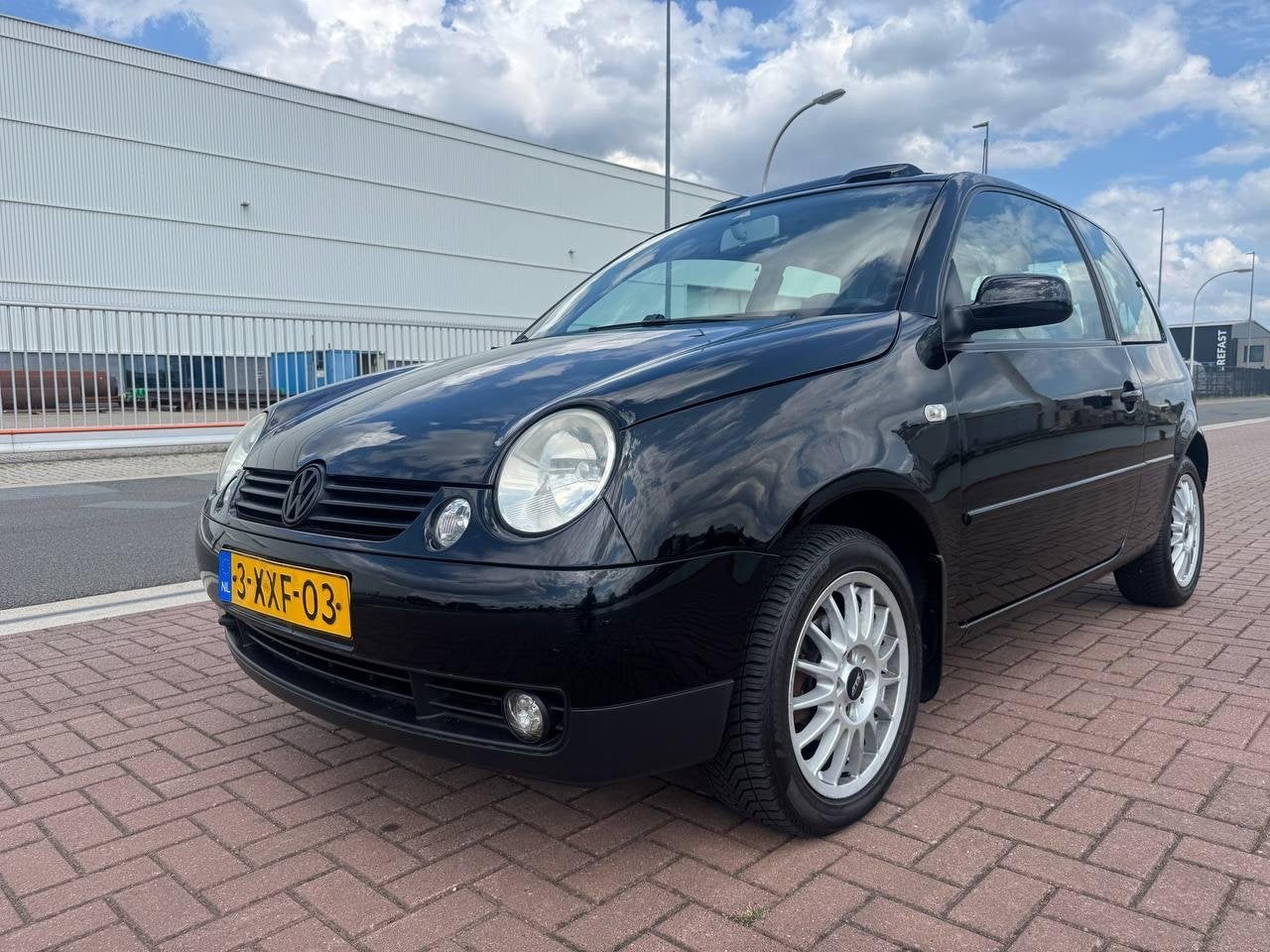 Volkswagen Lupo 1.4-16V Airco/Halve cabrio/Scherm/Nieuwe APK, Voorwielaandrijving, Gebruikt, 31 €/maand, 4 cilinders