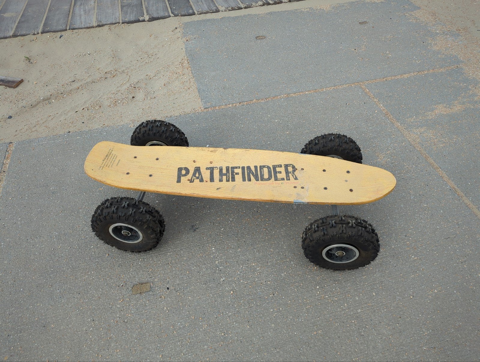 Elektrisch Skateboard - Pathfinder met off-road wiele, Sport en Fitness, Ophalen, Gebruikt, Skateboard