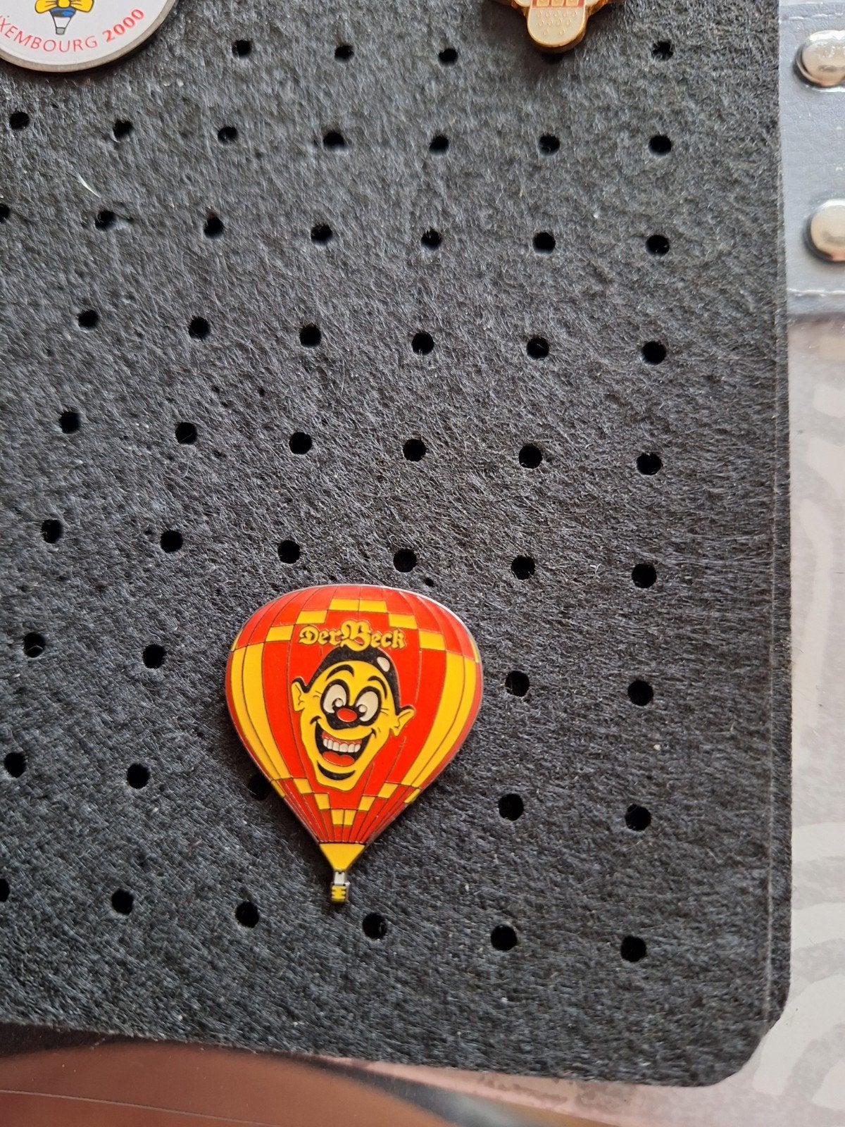 Pin Der Beck luchtballon - Grappig figuurtje, Ophalen of Verzenden, Gebruikt, Figuurtje, Speldje of Pin