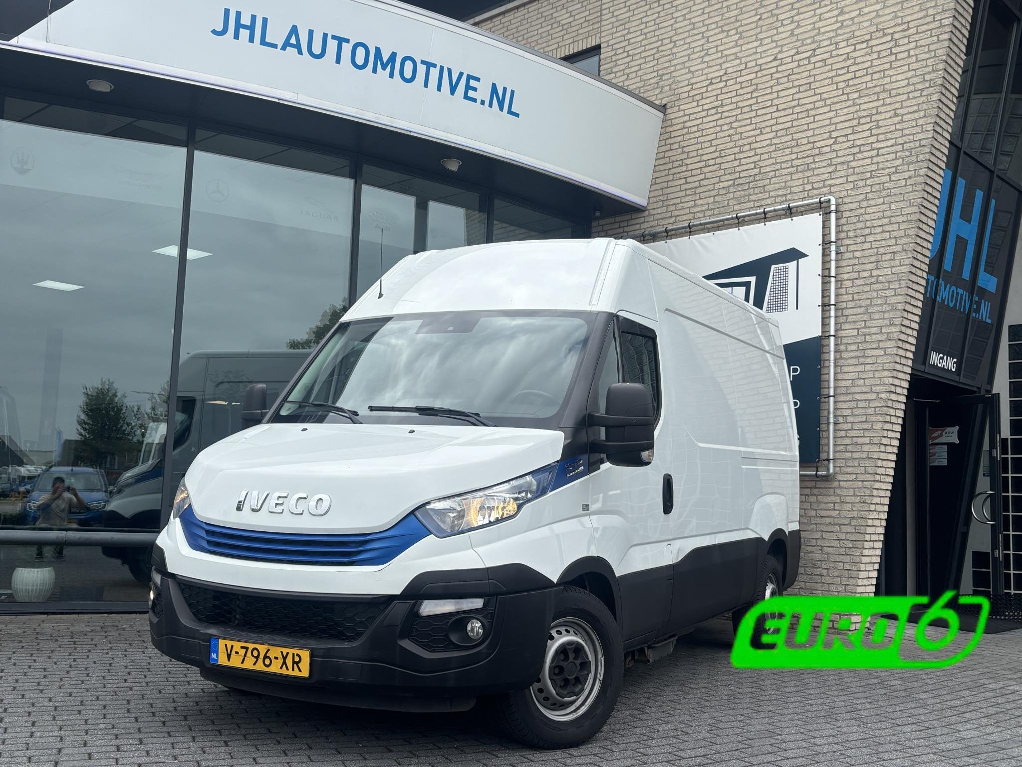 Iveco Daily 35S14NV 3.0 35 L2H2*CNG*AUTM*CAM*3500KG*CRUISE*E, Auto's, Automaat, Gebruikt, Euro 6, 4 cilinders