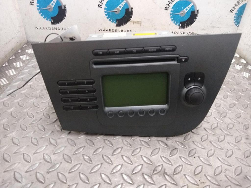 SEAT LEON 2.0 FSI STYLAN  RADIO 2006, Ophalen of Verzenden, Gebruikt, Stiba lid