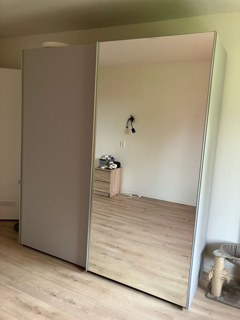 Kledingkast, Ophalen, Met deur(en), Gebruikt, 200 cm of meer