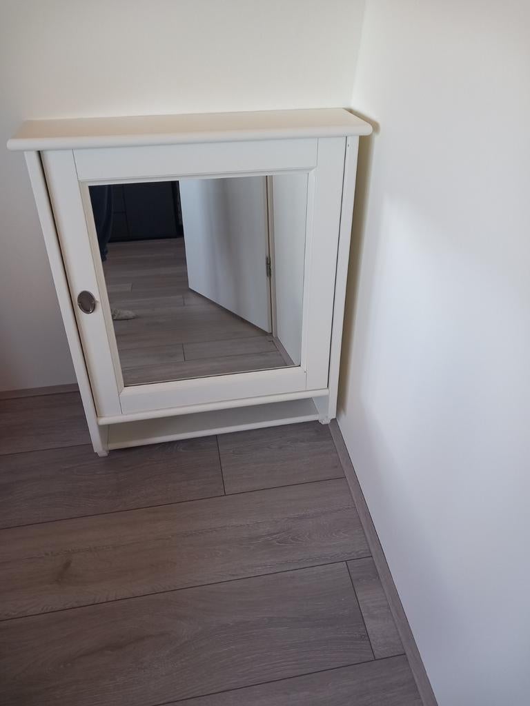 Hemnes badkamer spiegel met bergruimte., Ophalen, Rechthoekig, Minder dan 100 cm