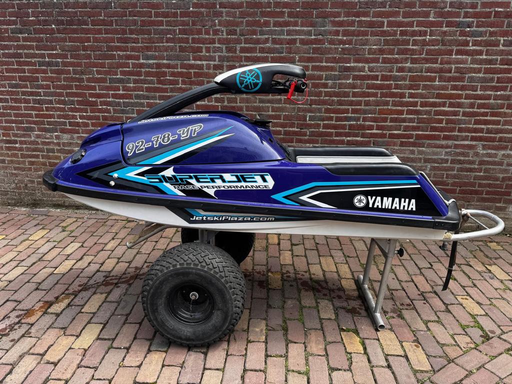 Partij jetskies en waterscooter, Ophalen, Zo goed als nieuw, Benzine, Minder dan 70 pk