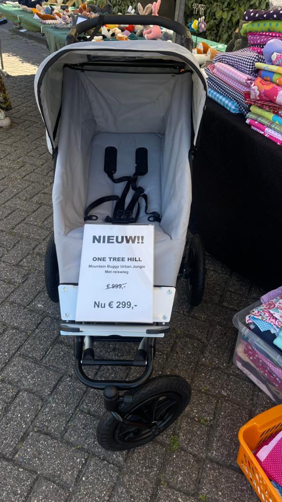 One tree hill mountain buggy urban jungle, Ophalen, Nieuw