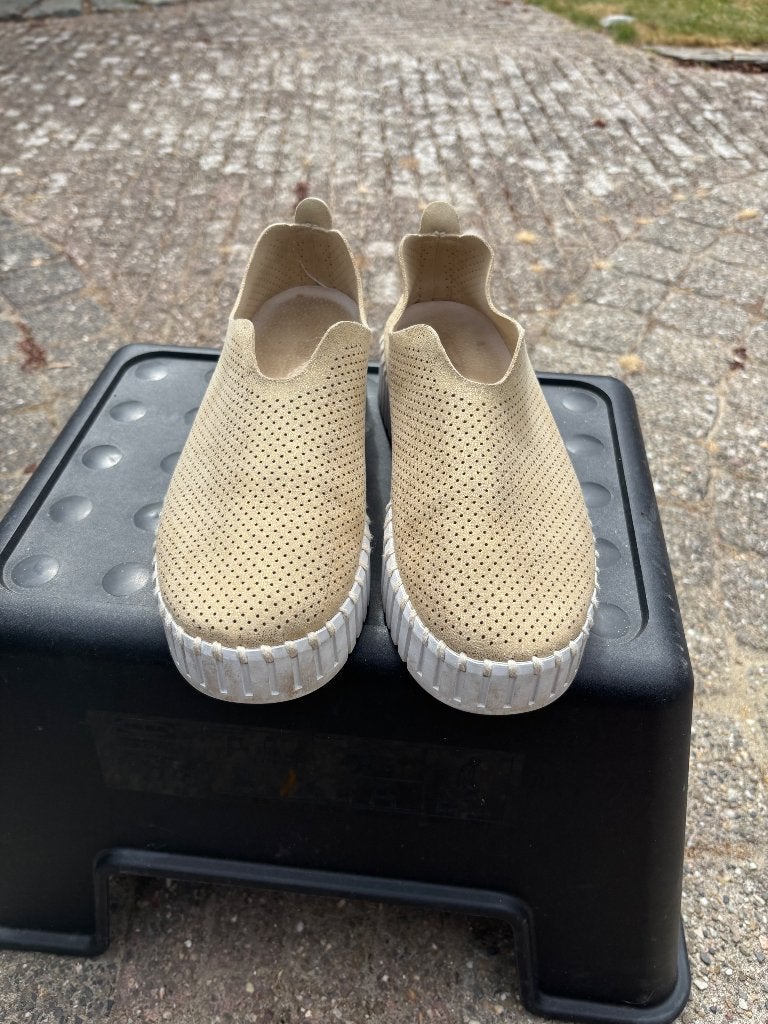 Nette instappers Ilse Jacobsen Tulip goud 37 valt als 38, Kleding | Dames, Schoenen, Ophalen, Overige kleuren, Instappers, Ilse Jacobsen