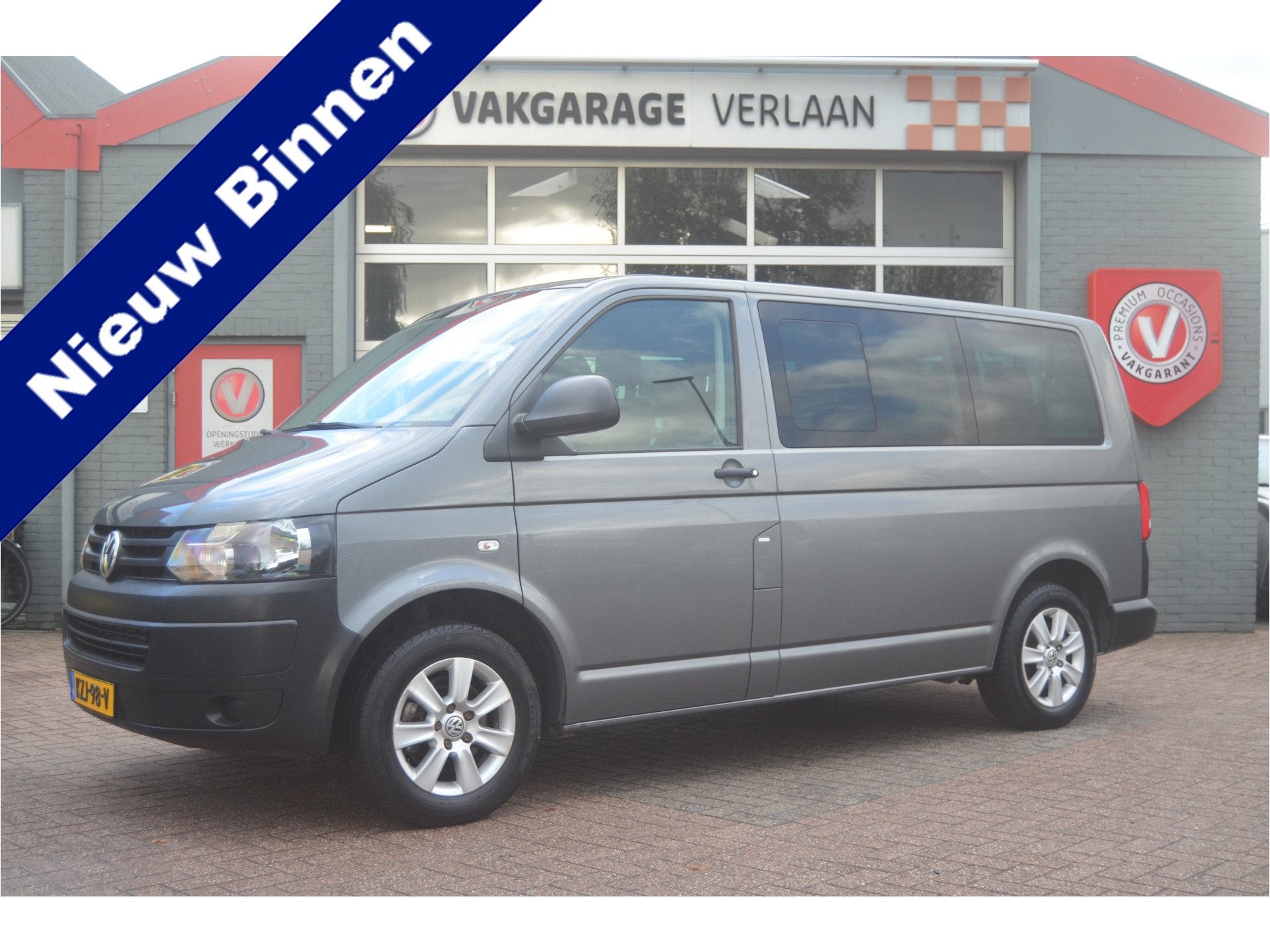 Volkswagen Caravelle benzine 9 persoons. 12 mnd. gar., Euro 5, Gebruikt, Overige modellen, 2500 kg