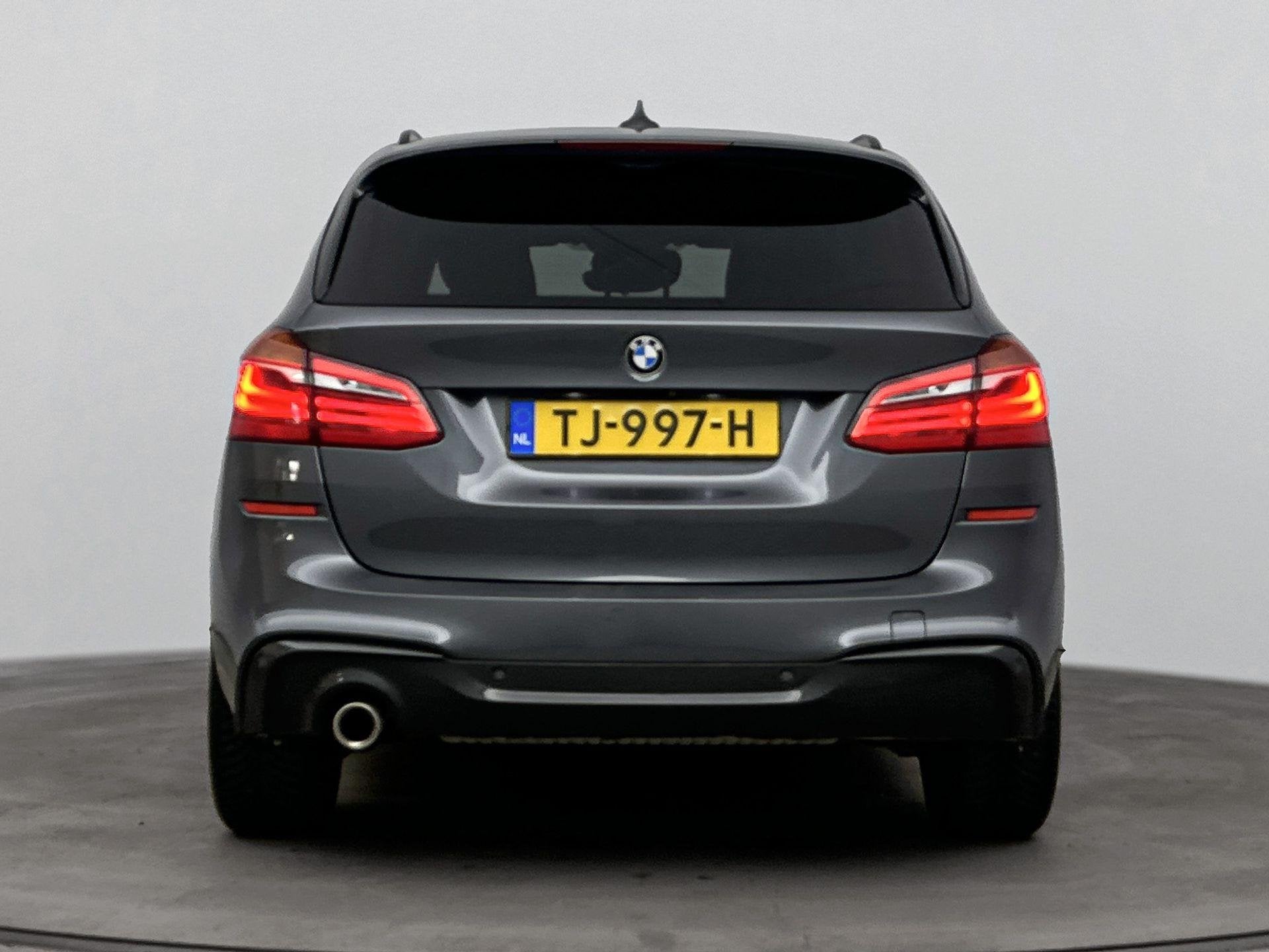 BMW 2-serie Active Tourer 218i 140Pk Executive Launch Editio, Auto's, Stof, Gebruikt, Automatische klimaatregeling, Origineel Nederlands