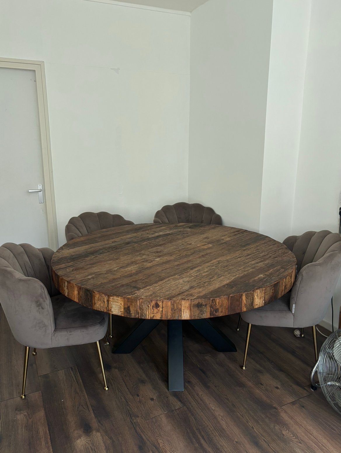 6 Richmond eetkamerstoelen + ronde houten eettafel - €850, Ophalen, Gebruikt, 150 tot 200 cm, Rond