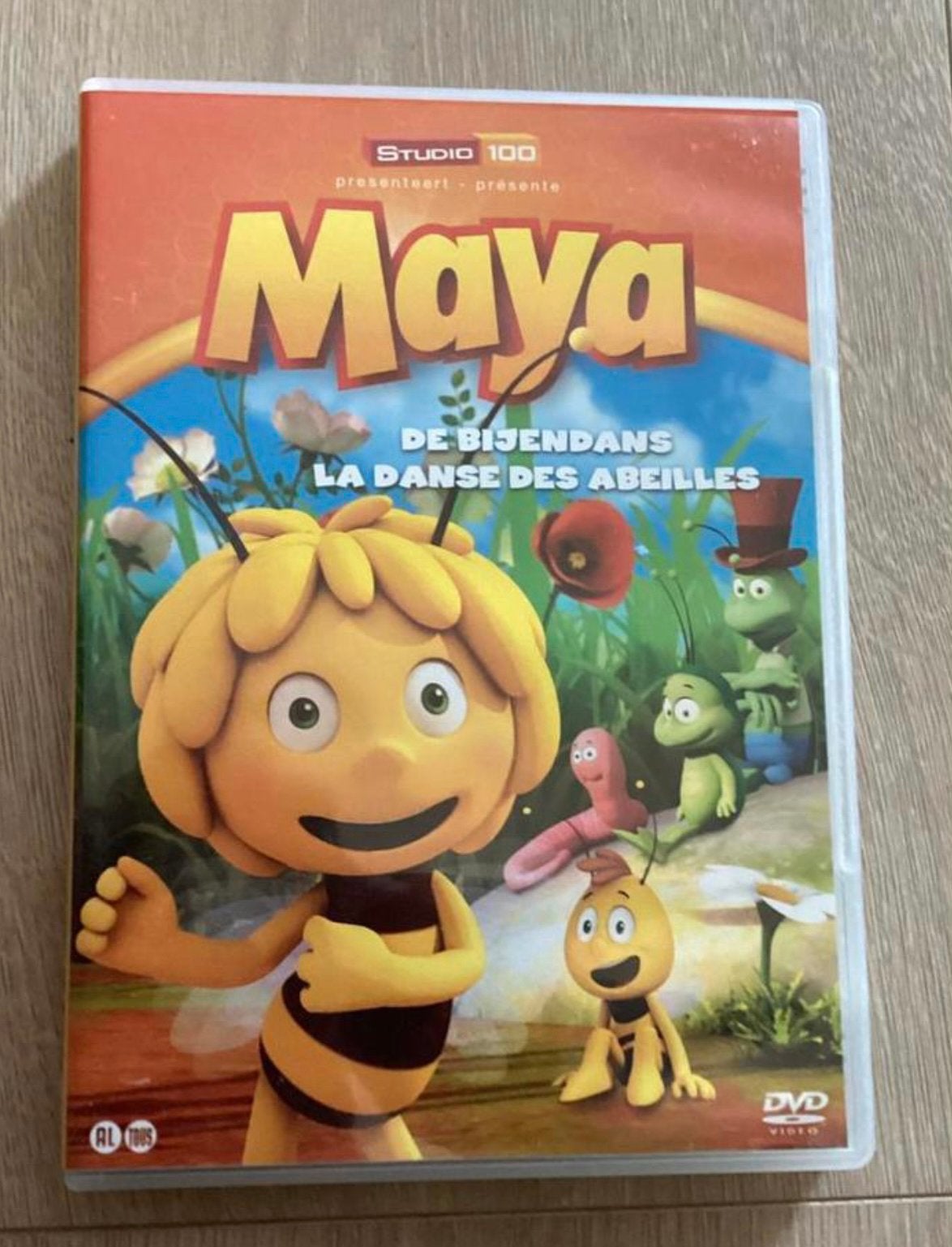 Dvd studio 100 Maya De bijendans, Cd's en Dvd's, Dvd's | Tekenfilms en Animatie, Alle leeftijden, Ophalen of Verzenden, Zo goed als nieuw