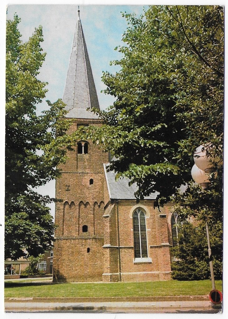 Dinxperlo Ned Herv kerk Gelopen ansichtkaart B4819, Ophalen of Verzenden, 1980 tot heden, Gelopen