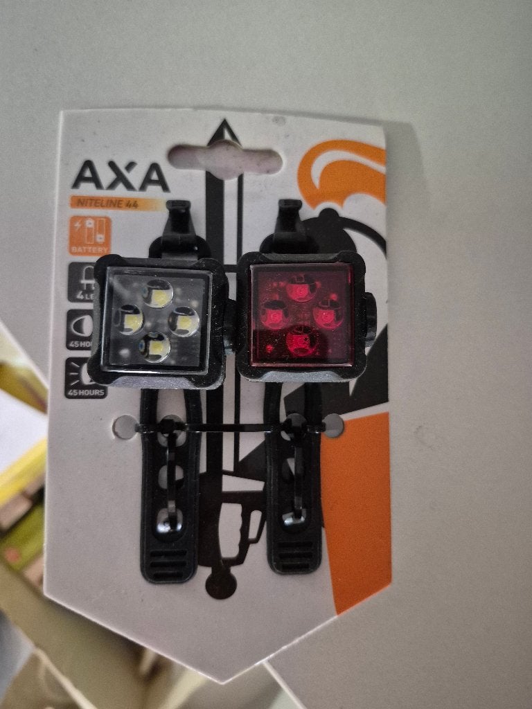 AXA Niteline 44 Fietsverlichting Set (Voor- en Achterlicht), Fietsen en Brommers, Fietsaccessoires | Fietsverlichting, Waterbestendig