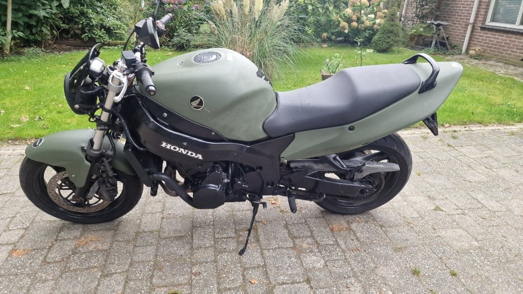 Honda cbr1100xx blackbird naked, Motoren, Sportuitlaat, 4 cilinders, Motorrijbewijs A, Meer dan 35 kW