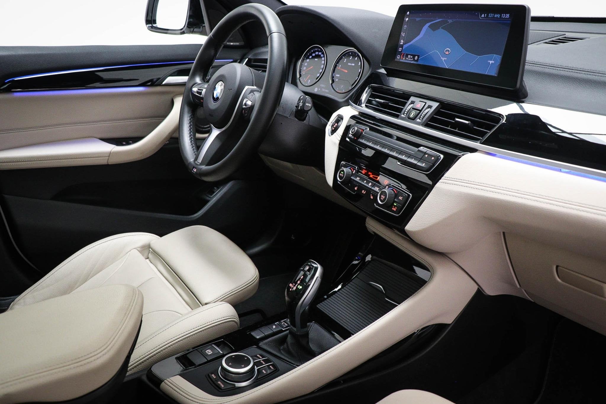 BMW X1 sDrive20i High Executive Edition | PANORAMADAK | HEAD, Met garantie (alle), Bedrijf, Grijs, SUV of Terreinwagen