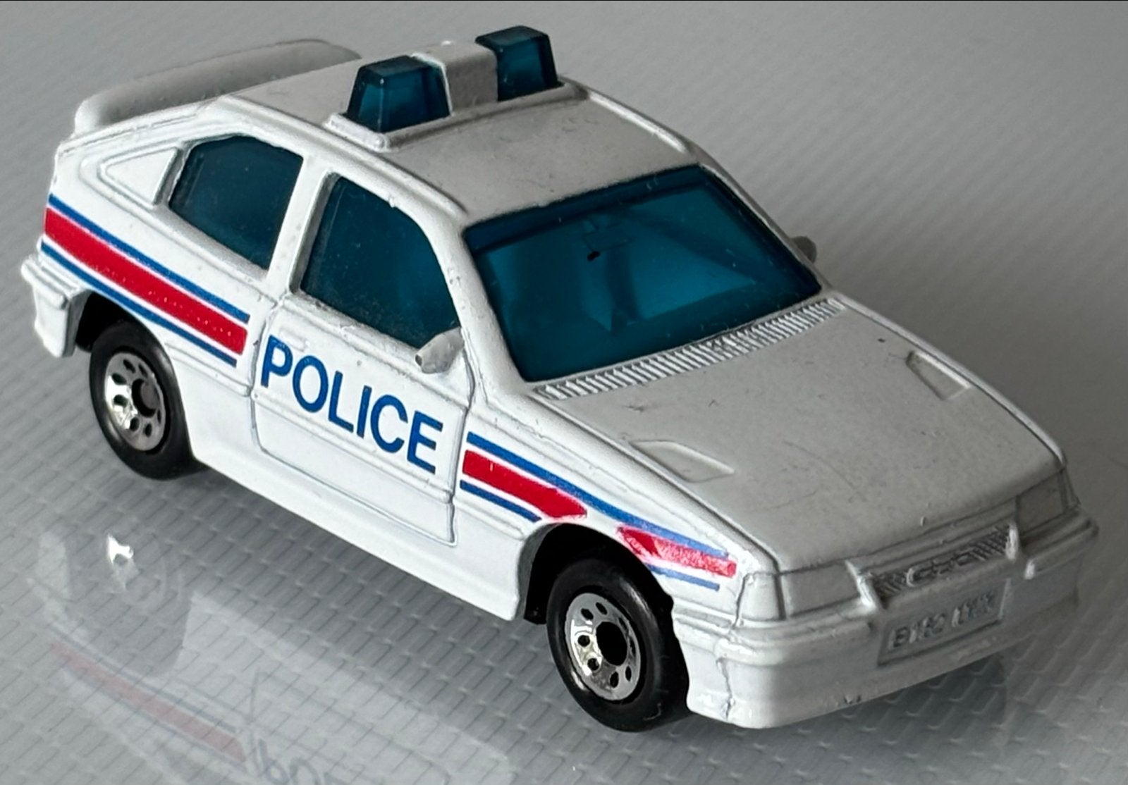 Matchbox 1:56 Vauxhall Astra GTE / Opel Kadett GSI Politie, Ophalen of Verzenden, Nieuw, Auto, Matchbox