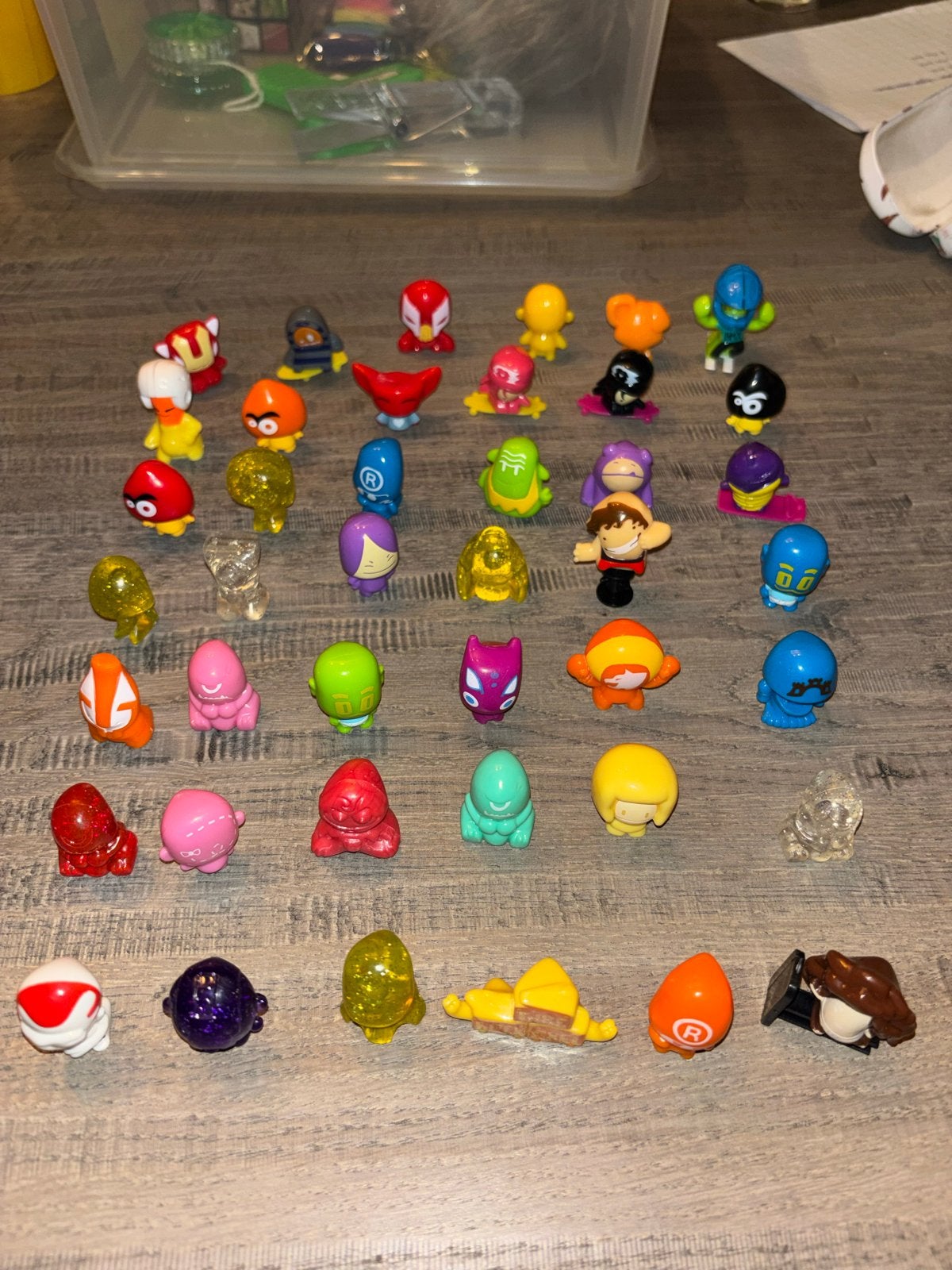 84 Gogo's Crazy Bones figuren incl. verschillende stickers, Verzamelen, Ophalen of Verzenden, Zo goed als nieuw