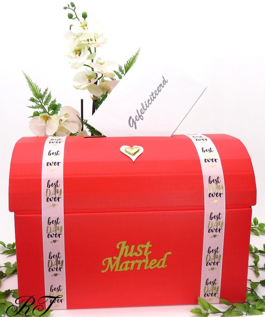 Super mooie rode bruiloft enveloppendoos "Just Married"., Hobby en Vrije tijd, Feestartikelen, Ophalen of Verzenden, Nieuw, Versiering