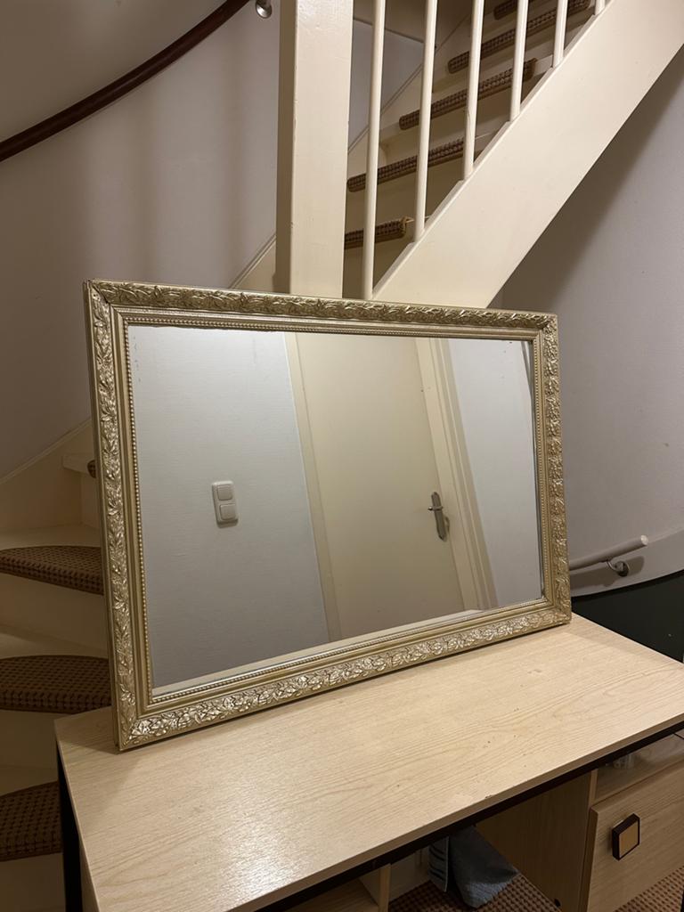 Mooie gouden spiegel, Huis en Inrichting, Woonaccessoires | Spiegels, Ophalen, Minder dan 50 cm, Zo goed als nieuw, Minder dan 100 cm