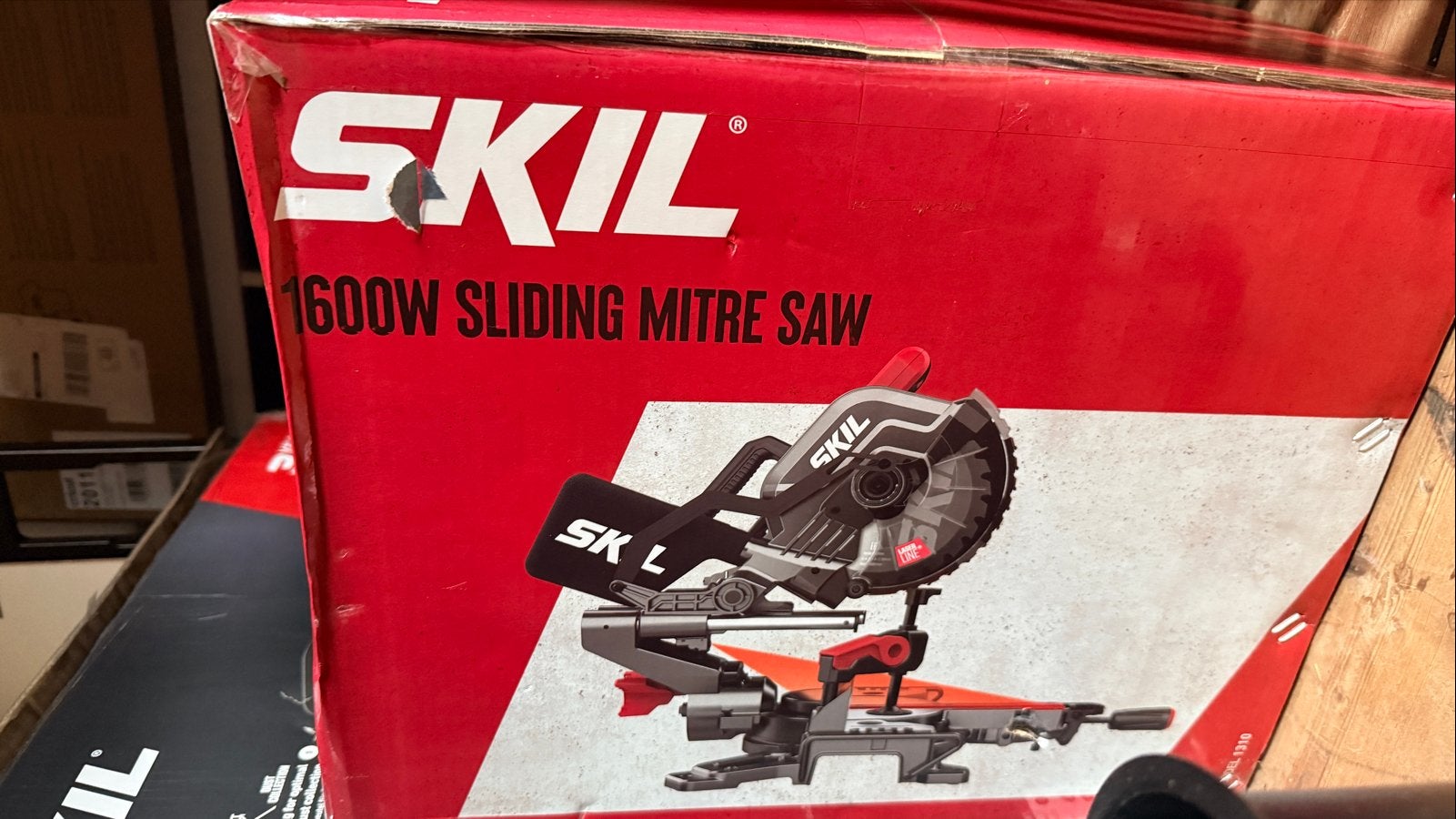 Skil mitre Afkortzaag 1600W, Werkbank & Zaagtafelstandaard, Ophalen, Nieuw, 1200 watt of meer, Afkortzaag